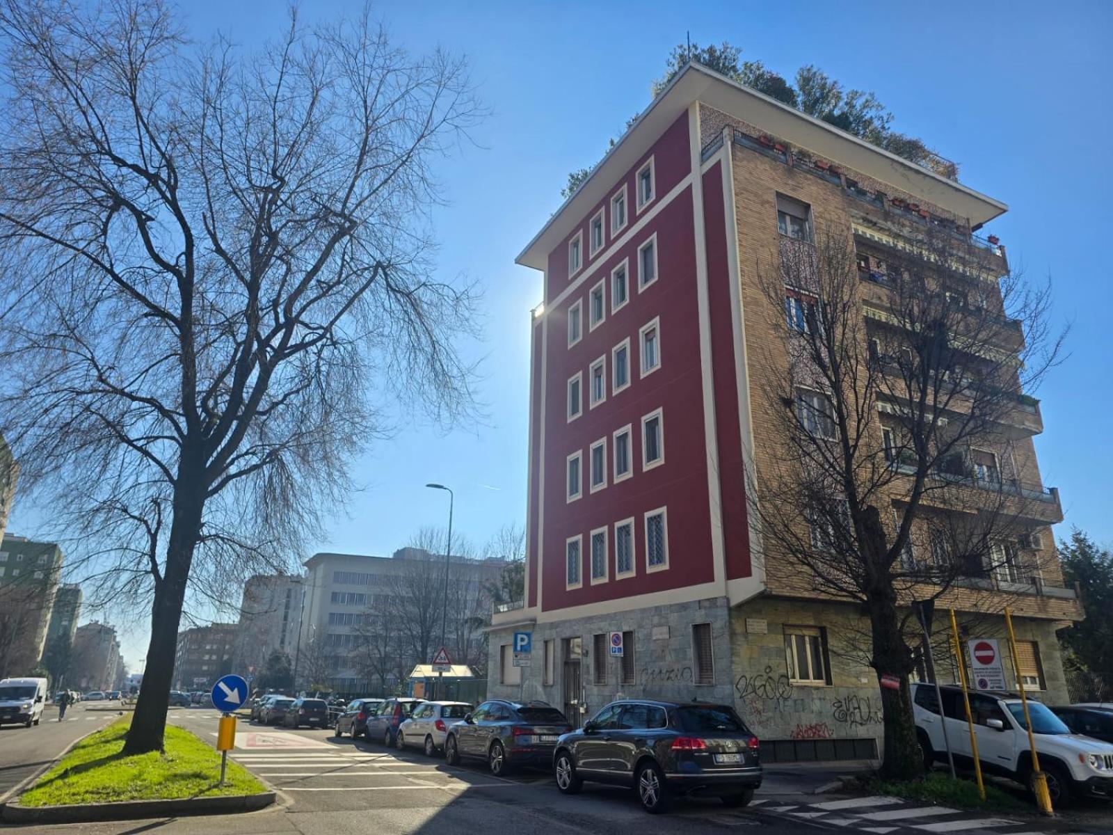 Tolstoi 83 Apartment Milan Bagian luar foto