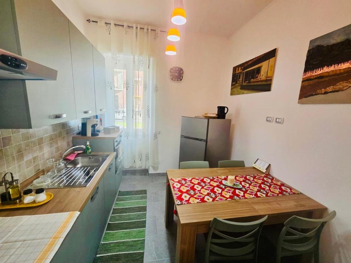 Tolstoi 83 Apartment Milan Bagian luar foto
